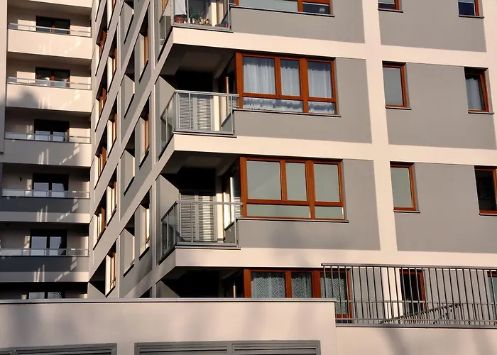 Slodowiec Metro, Free Parking Varsovie