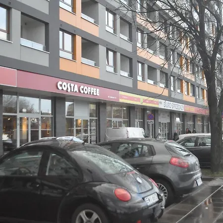 Slodowiec Metro, Free Parking Apartman Varsó