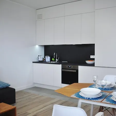 Slodowiec Metro, Free Parking Varsovia